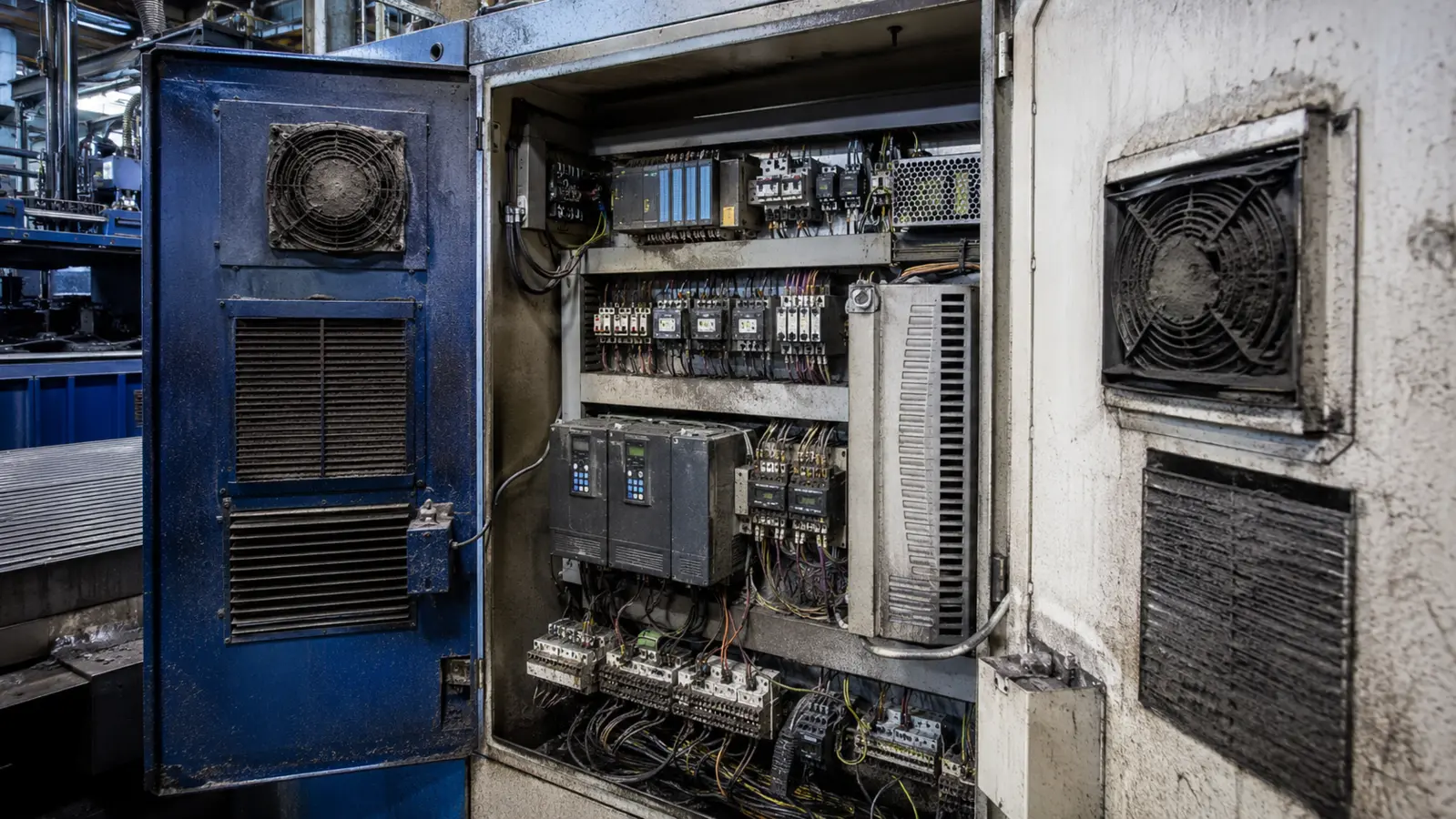 Encrassement d’une armoire électrique industrielle